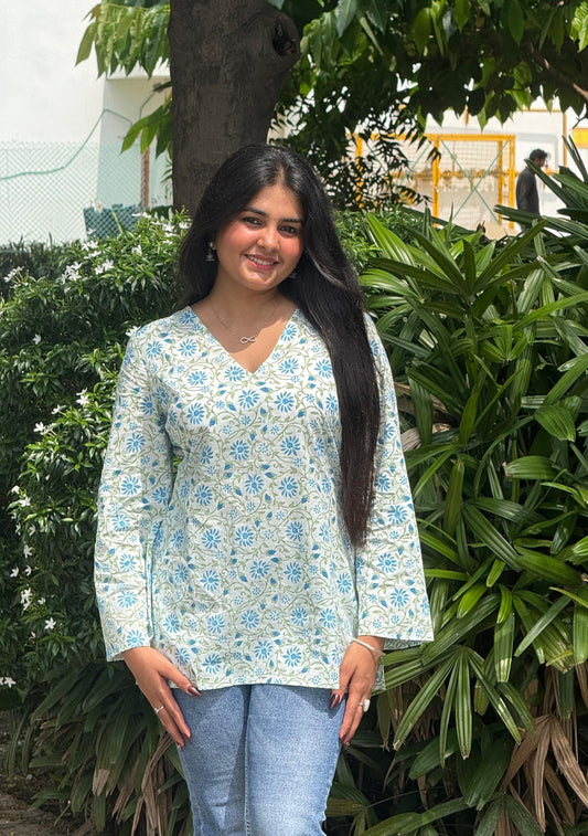 Aarvi